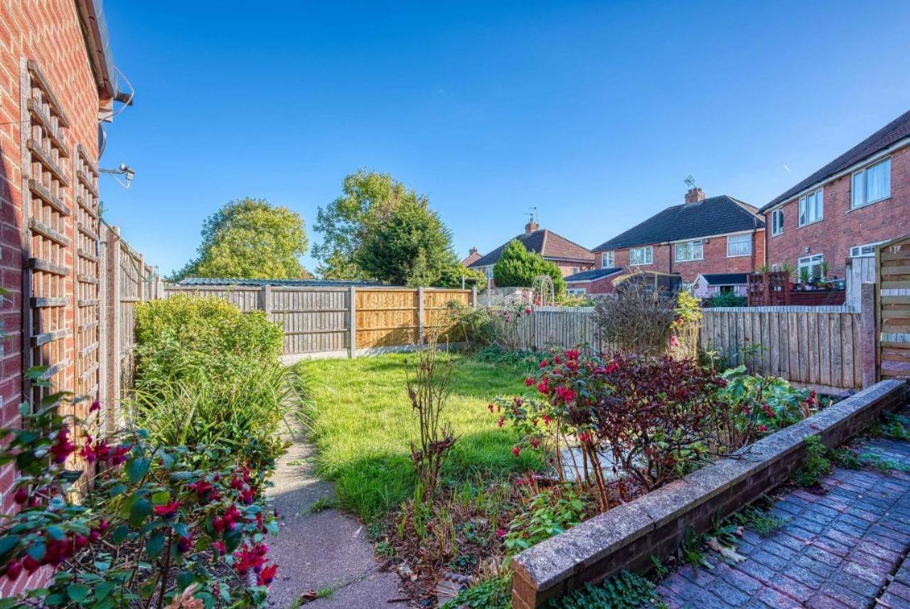 Benedon House Near Nec And B'ham Airport With Driveway Apartment