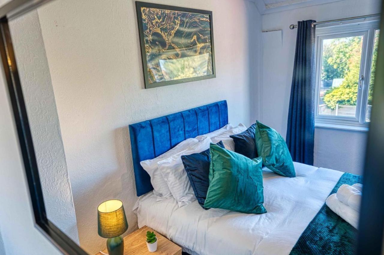 Apartment Benedon House Near Nec And B'ham Airport With Driveway Birmingham