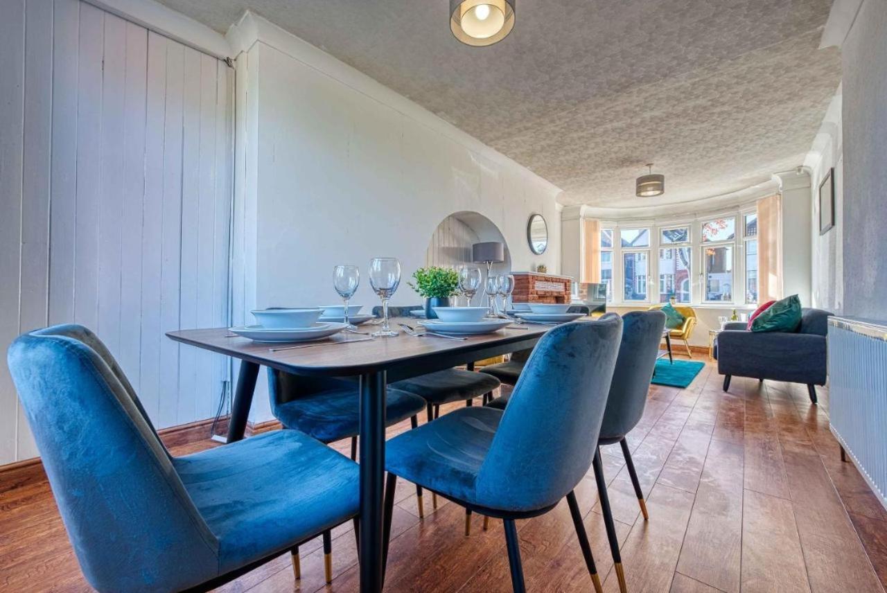 Benedon House Near Nec And B'ham Airport With Driveway Birmingham