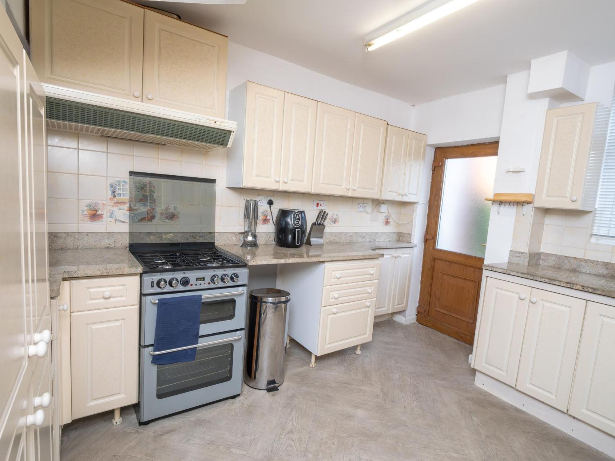 Benedon House Near Nec And B'ham Airport With Driveway Birmingham