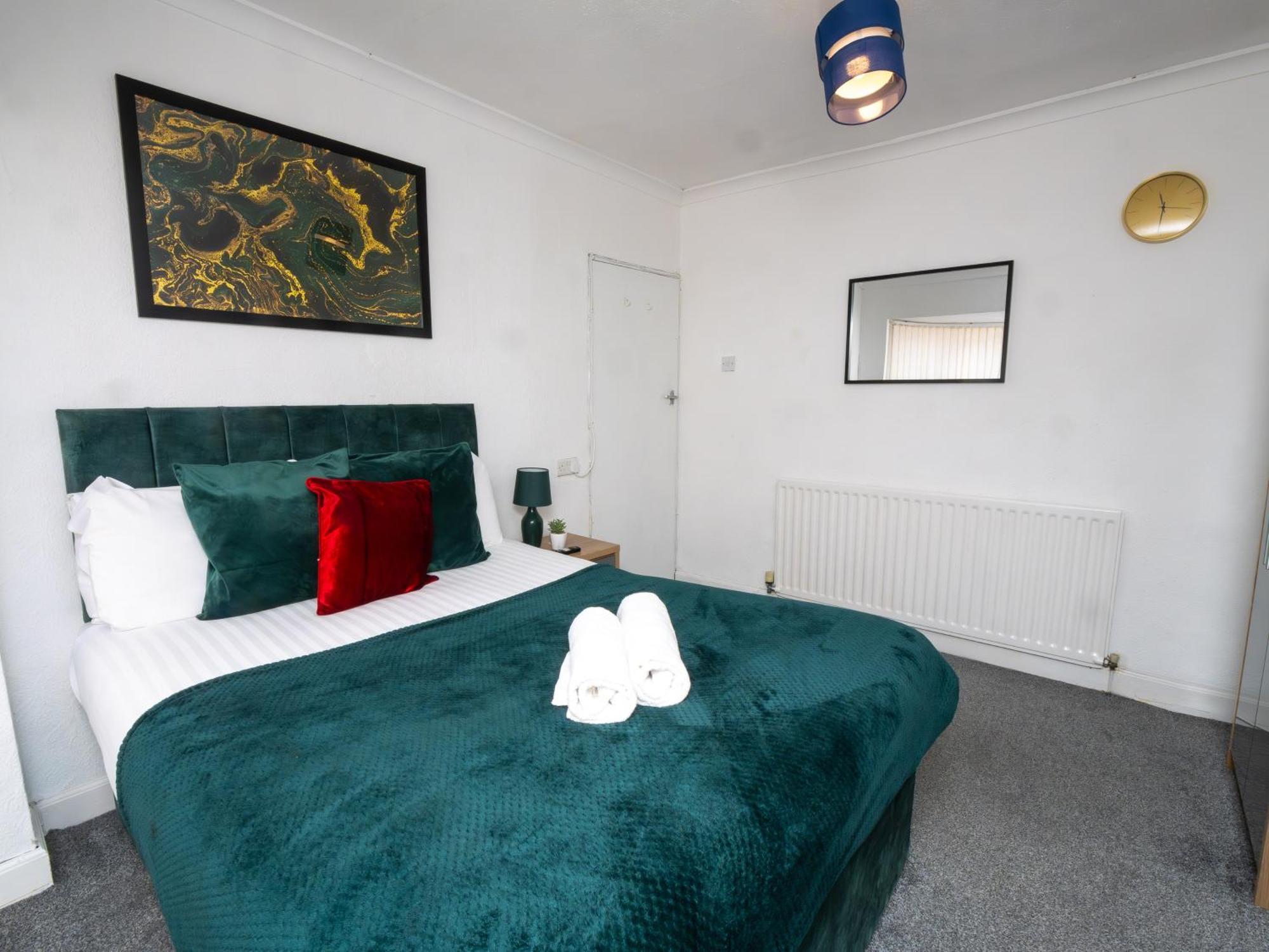 Benedon House Near Nec And B'ham Airport With Driveway Apartment *