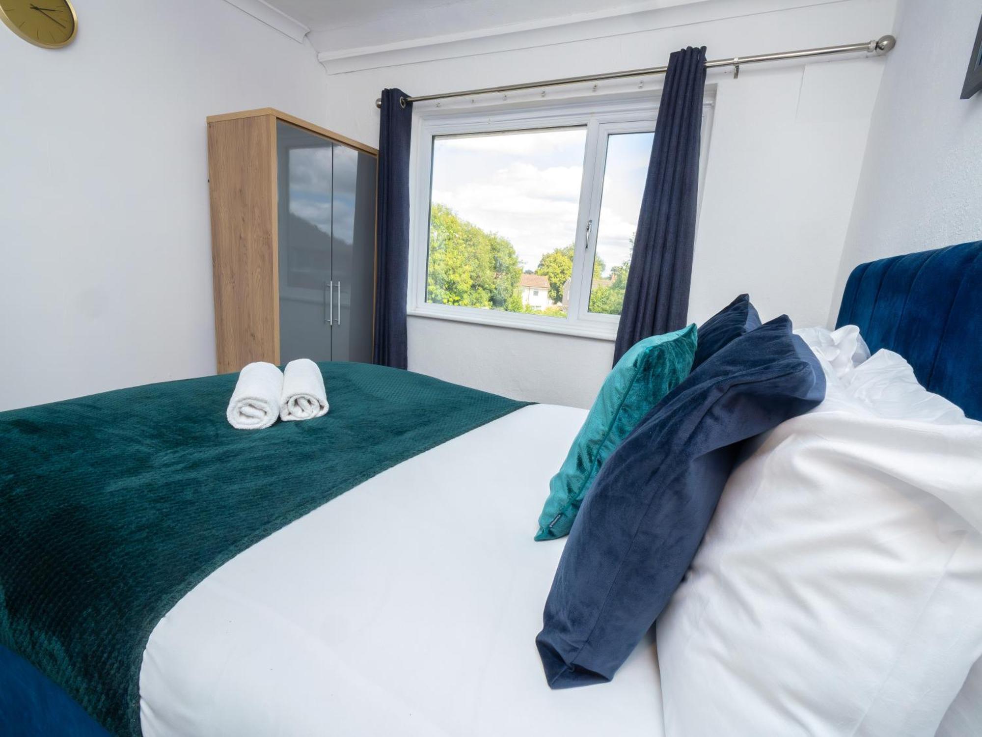 Benedon House Near Nec And B'ham Airport With Driveway Birmingham