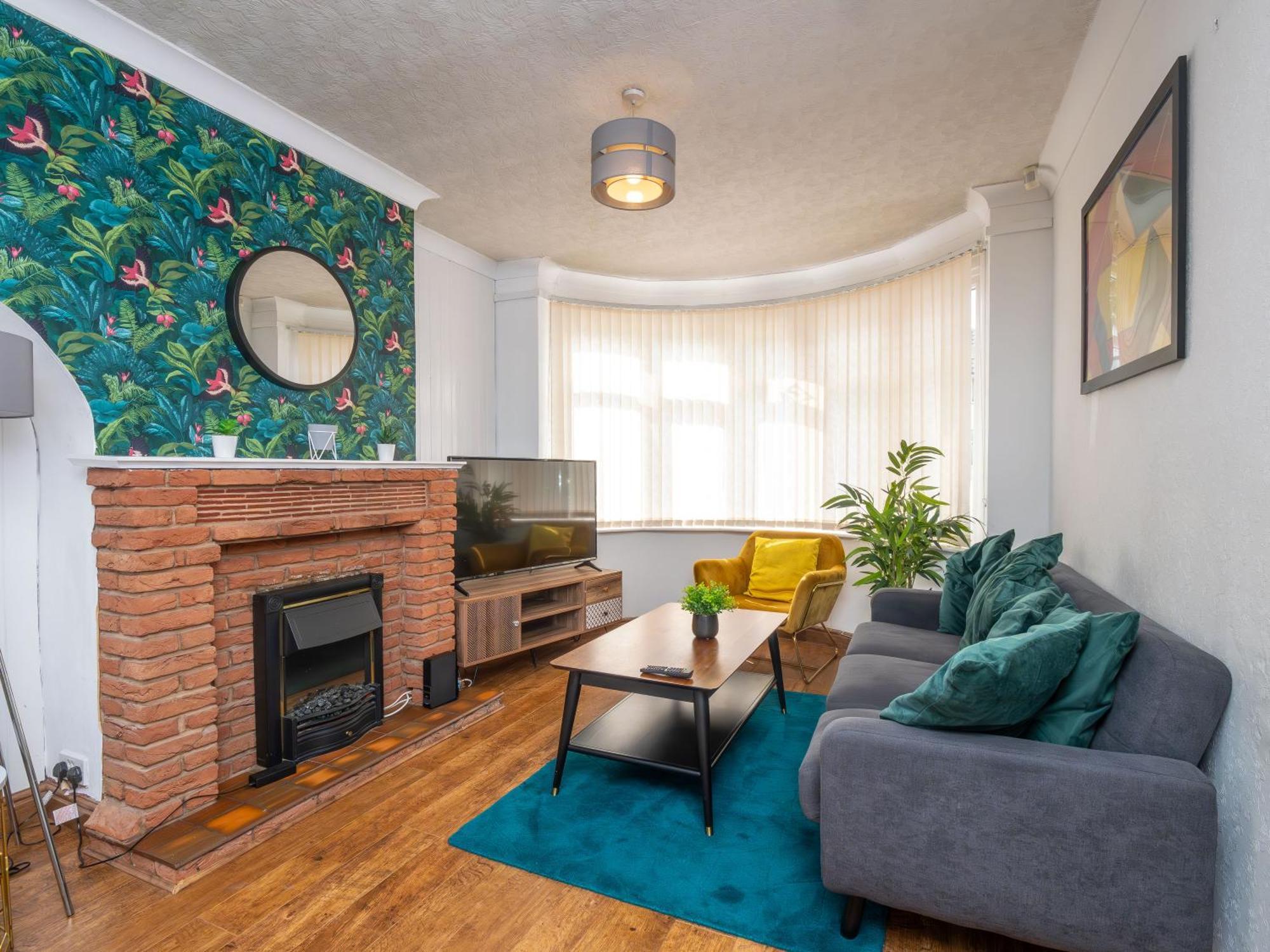 Apartment Benedon House Near Nec And B'ham Airport With Driveway *