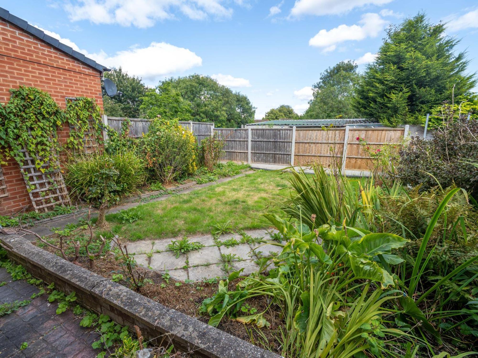 Benedon House Near Nec And B'ham Airport With Driveway *