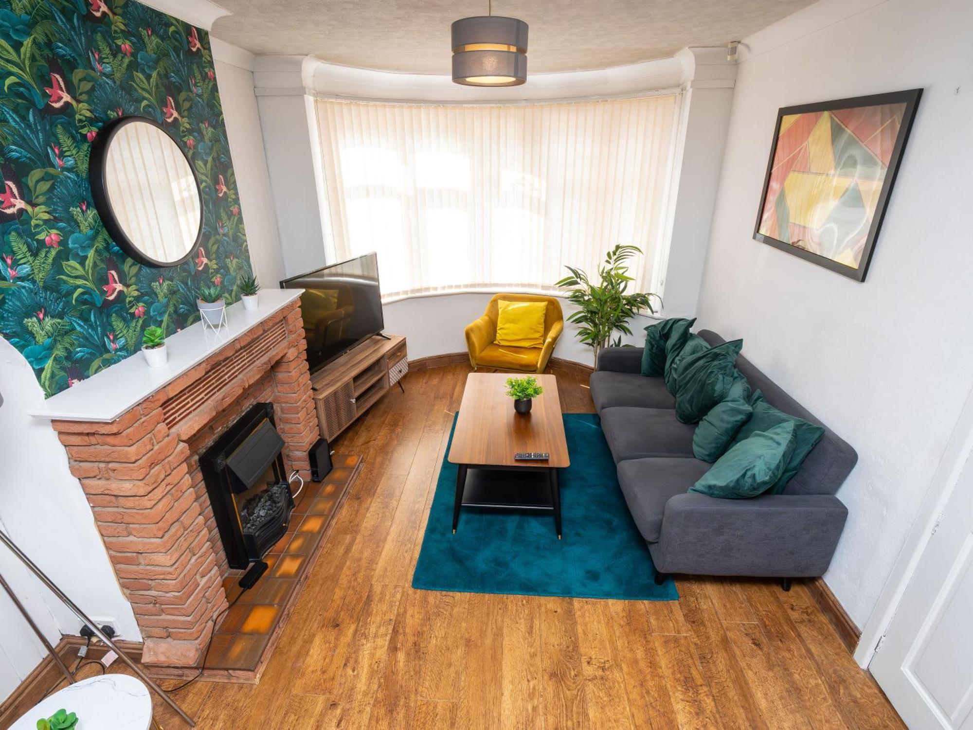 Apartment Benedon House Near Nec And B'ham Airport With Driveway *